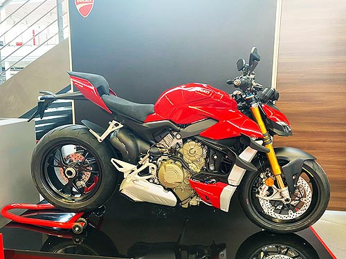 В Украине стартовали продажи новинки 2020 г. Ducati Streetfighter V4 - Ducati