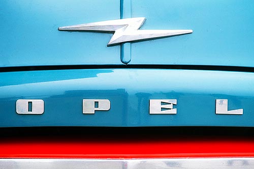 Что означали и как менялись логотипы Opel за всю историю бренда