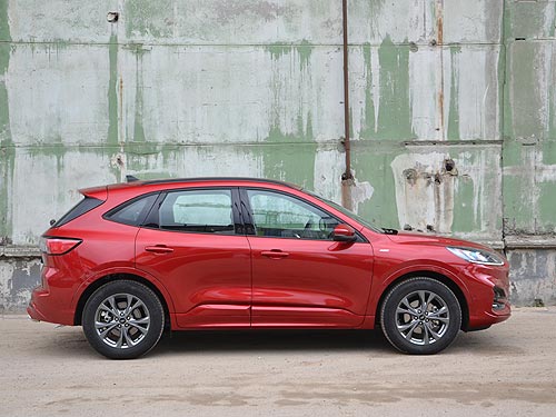 Семейный «Порш» за разумные деньги. Тест-драйв нового поколения Ford Kuga - Ford