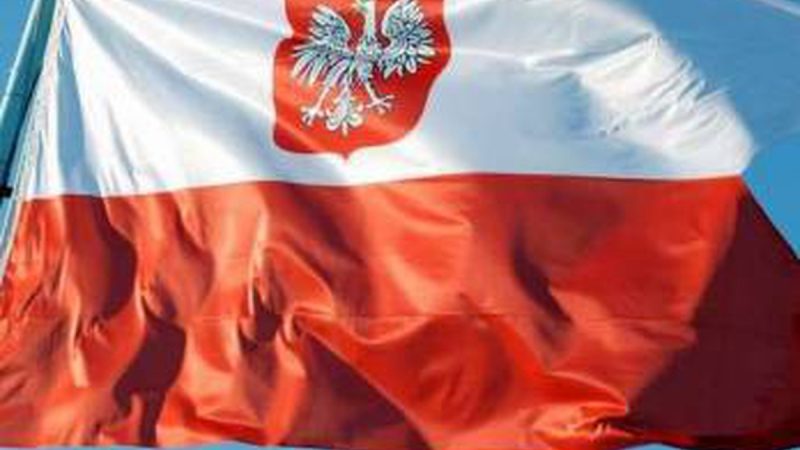 Премьер Польши просит соотечественников не путешествовать на Рождество