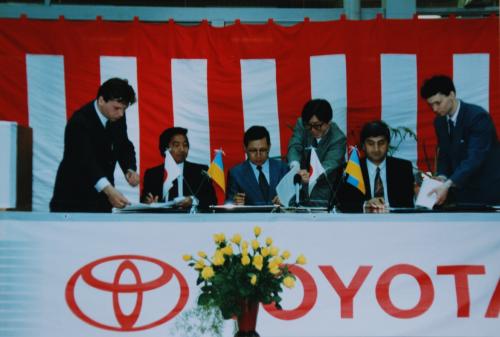 Как, 28 лет назад, в Украину приходила Toyota. Архивные фото