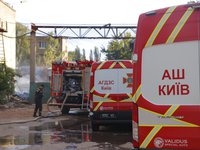 В Одессе спасатели ликвидируют пожар в трехэтажном многоквартирном доме – ГСЧС