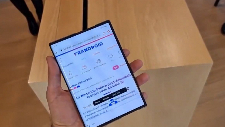 Уникальный смартфон с раздвижным экраном Oppo X 2021 показали вживую