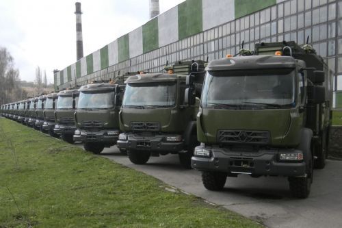 ВСУ начали получать спецтехнику на базе Renault Trucks