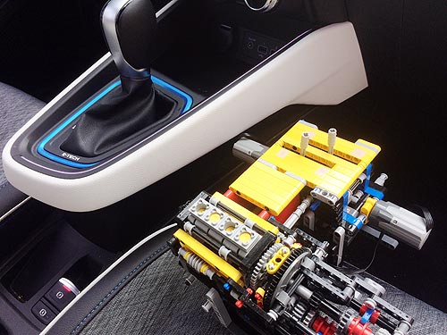 Renault с помощью конструктора LEGO создала инновационный гибридный E-TECH силовой агрегат - Renault