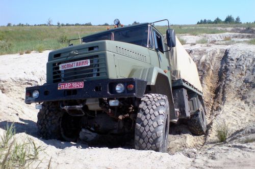 АвтоКрАЗ может стать поставщиком грузовиков для армии США и союзников