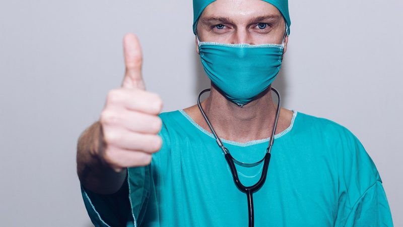 Зеленский поздравил украинских медиков с профессиональным праздником