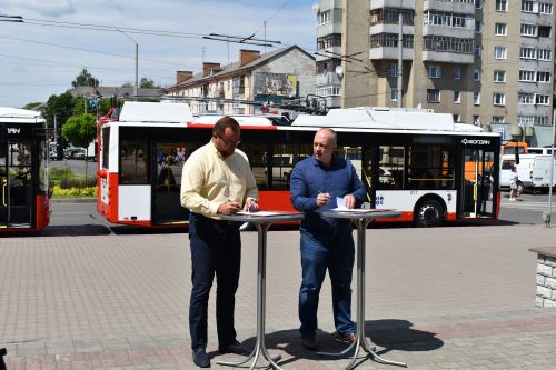 Луцк получил еще 2 троллейбусов Богдан Т70117 - Богдан