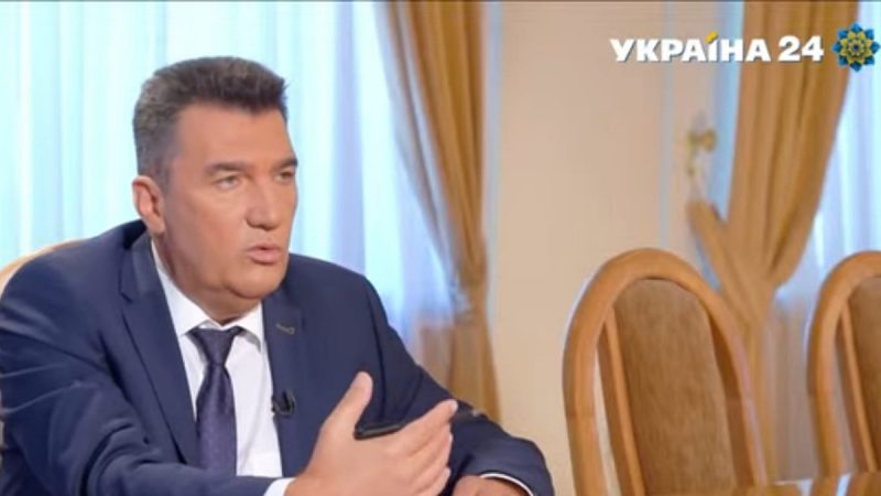 Данилов: Нужно признавать влияние олигархов на Раду, это угроза для Украины