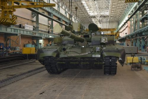 К параду на День Независимости выпустили новый танк "Оплот"