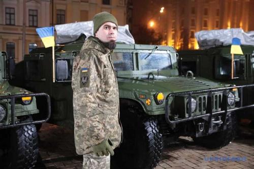 Украинским военным передали 13 бронеавтомобилей