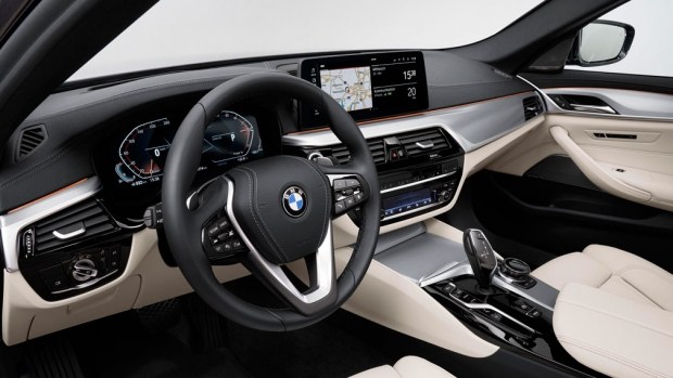 BMW 530i Touring Luxury Line (G31) 2020 года