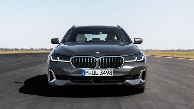 BMW 530i Touring Luxury Line (G31) 2020 года