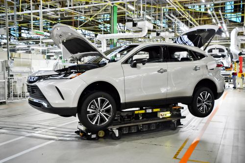 Toyota останавливает заводы в Японии из-за вспышки коронавируса - Toyota