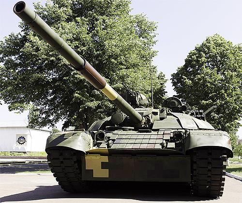 Польша передала Україні велику партію броньованої техніки - Т-72