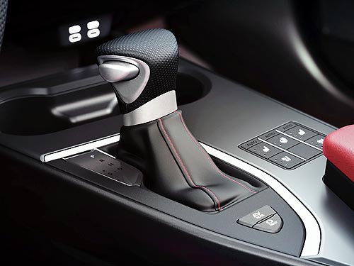 Lexus презентує оновленний UX 250h - Lexus