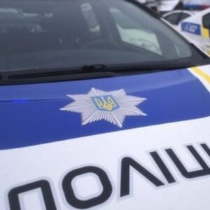 Харківські поліцейські знайшли та повернули власниці старовинну бандуру, яку злодій встиг за безцінь здати у ломбард