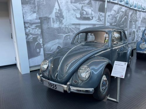 Як Volkswagen став символом успіху у відновленні зруйнованої Німеччини. Автоісторії
