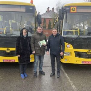 Київська область також почала закупати шкільні автобуси