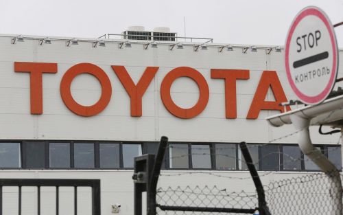 Це фінал. Toyota почала звільняти робітників на російському заводу
