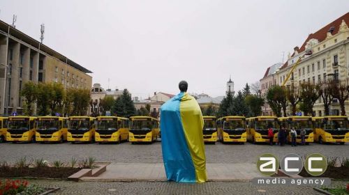 Чернівецька область закупила 12 шкільних автобусів - шкіль