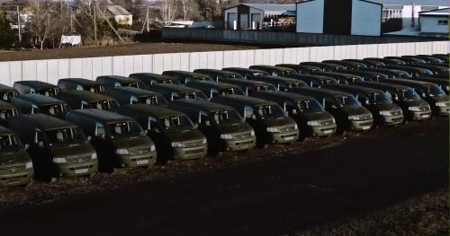 Благодійники закупили 100 мікроавтобусів Volkswagen для ЗСУ