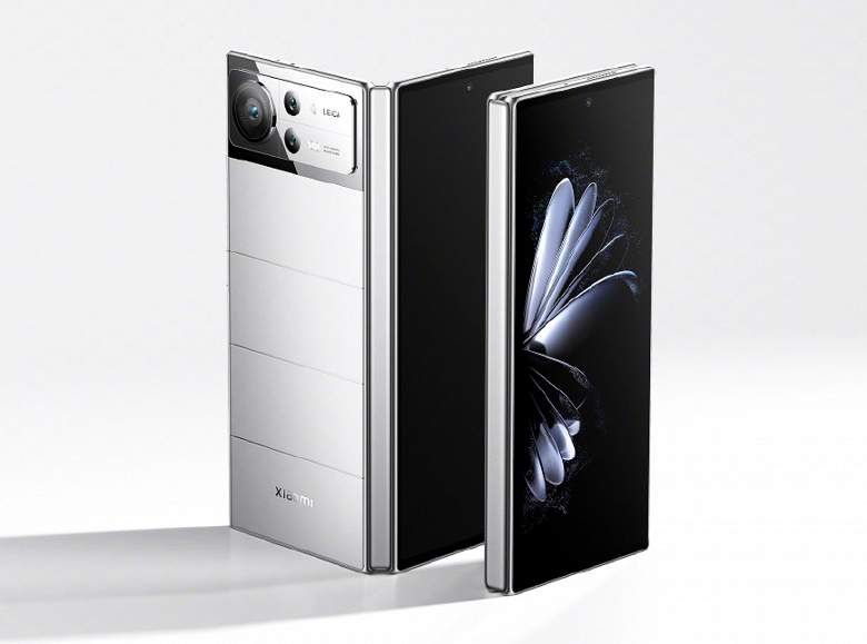 Новые версии самого тонкого смартфона в мире — Xiaomi Mix Fold 2 — поступили в продажу в Китае