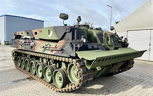 Німеччина передала Україні ще 1 БРЕМ Bergerpanzer та 13 автомобілів прикордонної служби