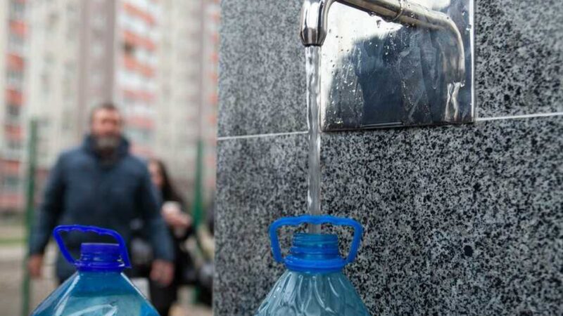 Під час перебоїв із водопостачанням у Києві працюватимуть бюветні комплекси, підключені до генераторів – Кличко