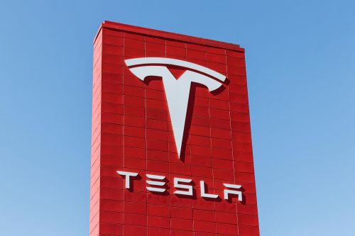 Tesla втрачає капіталізацію - Tesla