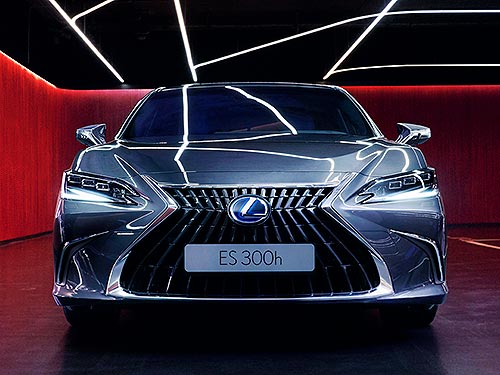 В Україні стартують продажі нового гібридного Lexus ES 300h - Lexus