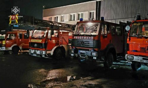 Німецькі рятувальники привезли пожежні автомобілі для українських колег