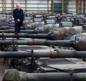 Бельгійський бізнесмен має на складі 500 одиниць бронетехніки, яка так потрібна в Україні