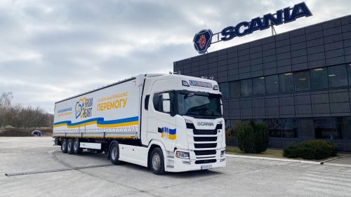 Scania поставила в Україну патріотичний автопоїзд у спеціальному виконанні