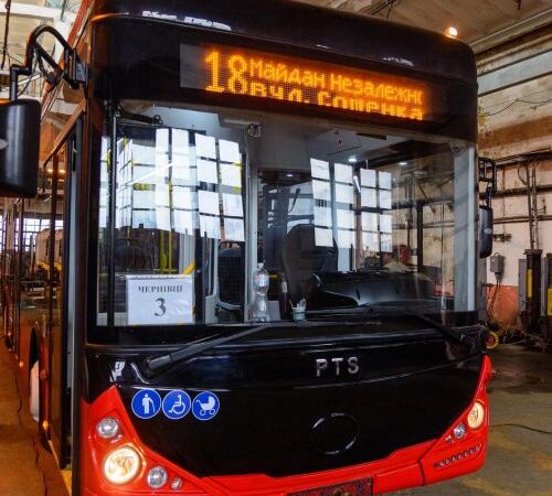 Чернівці отримали ще 2 нові тролейбуси українського виробництва