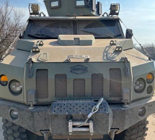 Український бронеавтомобіль "Варта" вкотре витримав артобстріл
