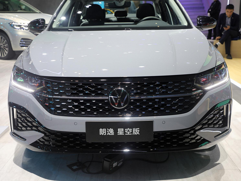Активно ввозимый в Россию по параллельному импорту седан Volkswagen Lavida обновился в Китае – он получил 160-сильный турбомотор