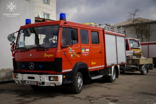 Баварці відправили до України пожежний автомобіль