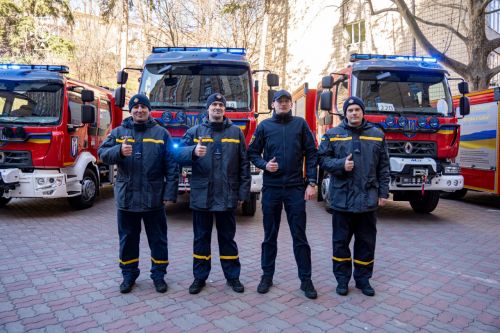 Столичні рятувальники отримали нову сучасну пожежно-рятувальну техніку