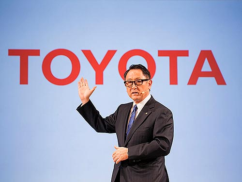 Новий керівник Toyota вважає, що твердотільні батареї та синтетичне паливо все ще потребують розвитку - Toyota