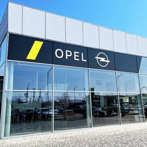 В Україні відкрились два нових дилерських центри Opel