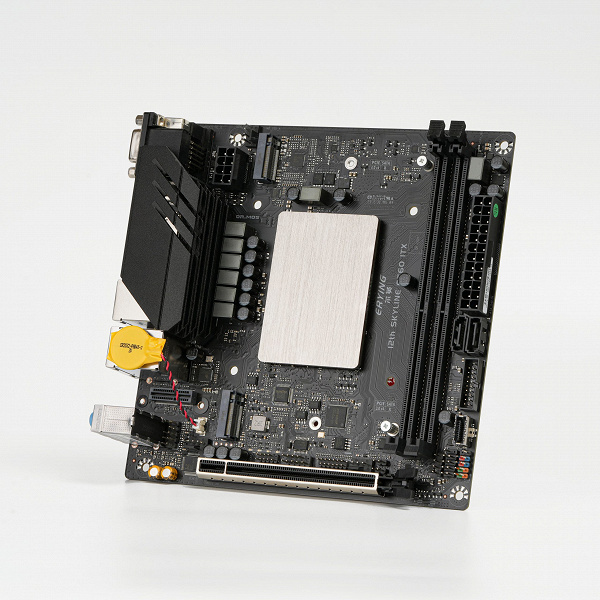 Флагманский ноутбучный процессор Intel Core i9-12900HK интегрировали в материнскую плату типоразмера Mini-ITX. Получилась Erying G660i Mini ITX за 295 долларов