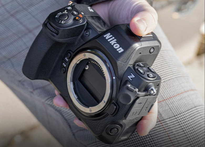 Nikon отзывает беззеркалки Z8. На камеру ценой 4000 долларов невозможно установить объектив