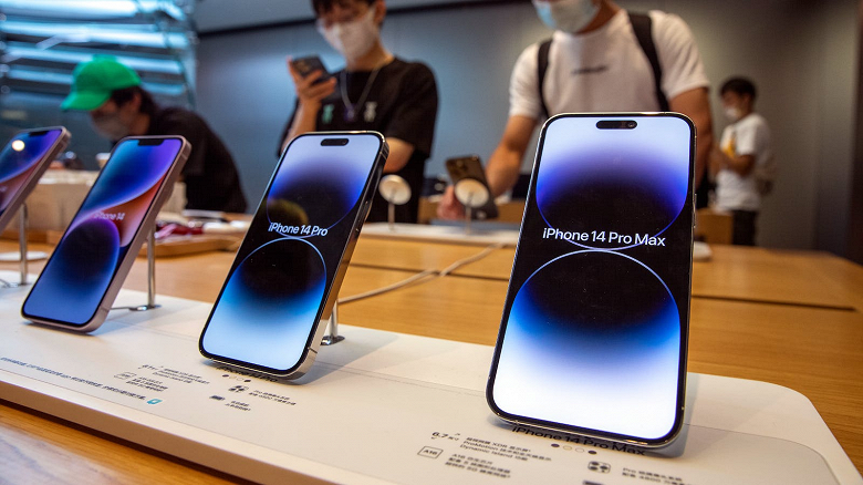 iPhone 15 Pro и 15 Pro Max столкнулись с производственными проблемами из-за решения Apple увеличить экраны. Смартфоны могут оказаться в дефиците