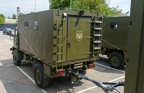 Волонтерський фонд вже поставив в Україну 173 військові вантажівки DAF Leyland