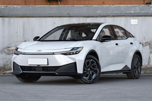 Toyota планує збільшити продажі електрокарів до 1,5 млн. авто на рік вже за 3 роки