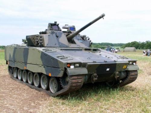 В Україні можуть почати виготовляти шведські БМП CV-90 - БМП