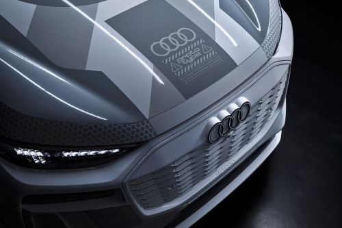 Audi презентувала інтер&apos;єр майбутнього, який першим отримає кросовер Q6 e-tron
