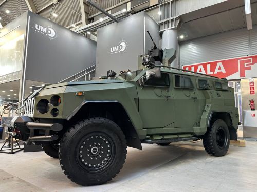 Українська компанія представила 10-місну версію бронеавтомобіля "Новатор"