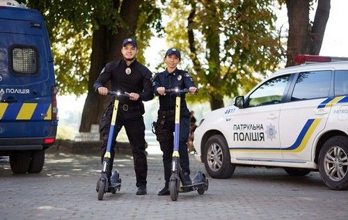 В Україні готують нові законодавчі правила для їзди на електросамокатах